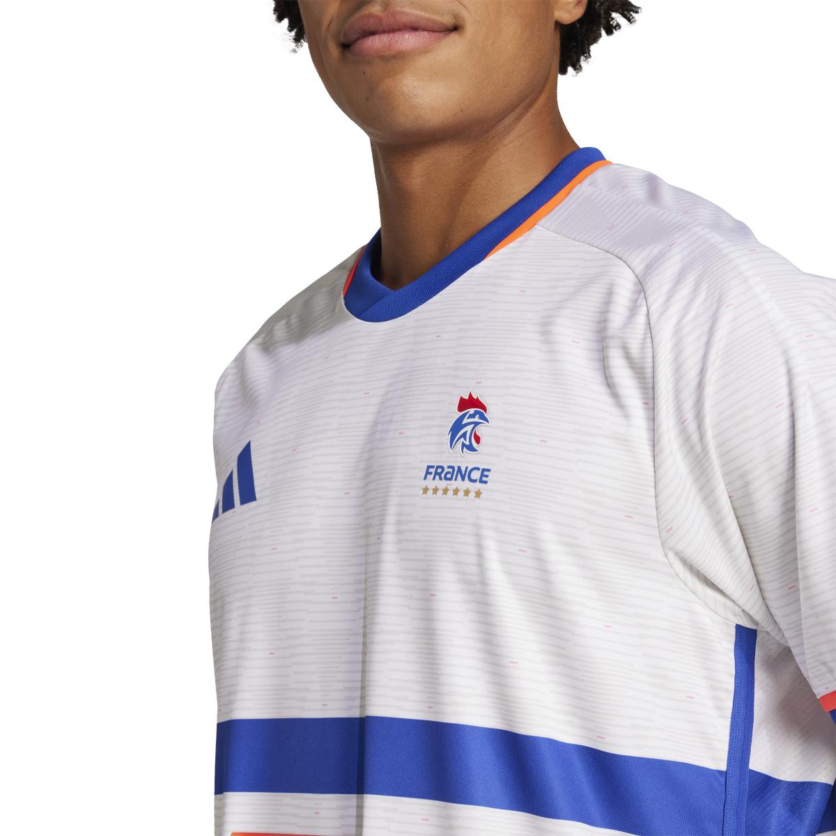 product/a/d/adidas_jp4334_7_apparel_on_model_detail_view_2_white.jpg