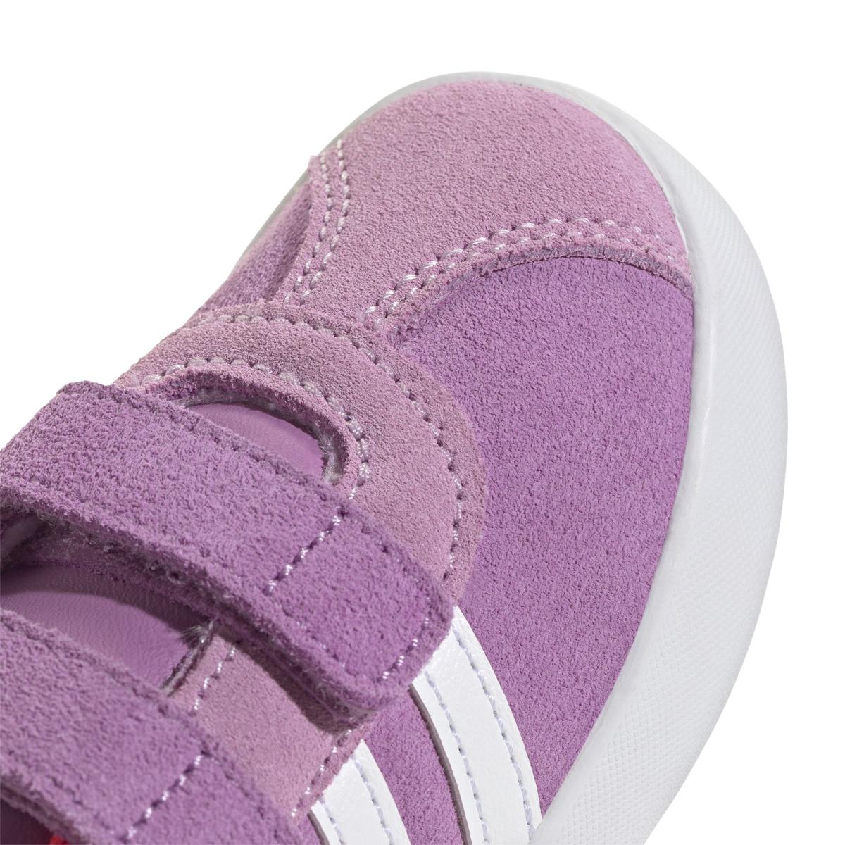product/a/d/adidas_jp7879_8_footwear_photography_detail_view_1_white-nw091625.jpg