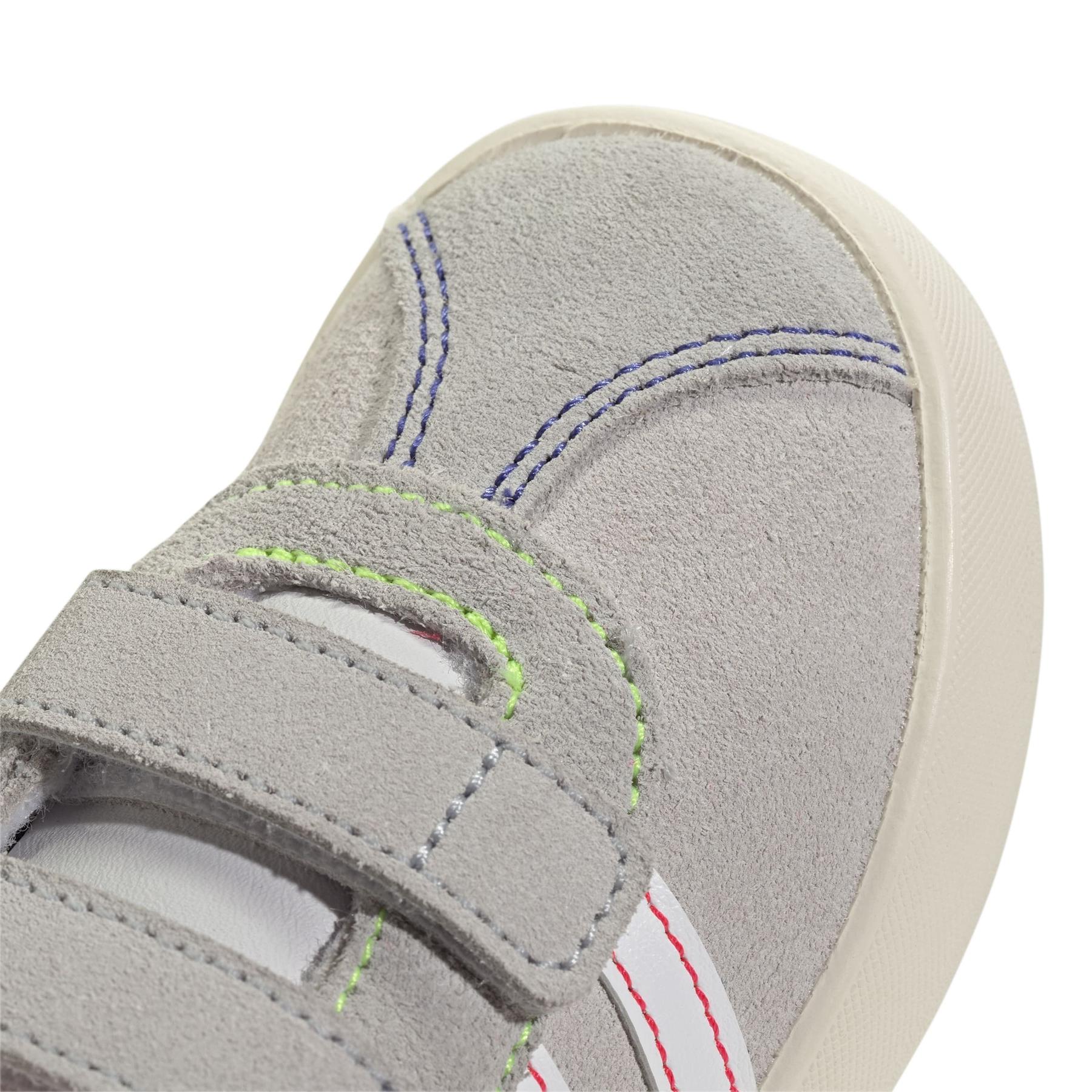product/a/d/adidas_jp7878_8_footwear_photography_detail_view_1_white-nw091625.jpg