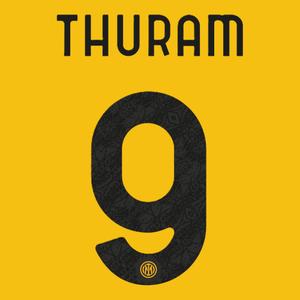 marking-004886-derde-kudde-inter-milan-serie-a-thuram-9-2024-25-blauw-geel