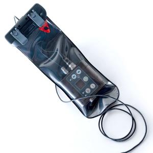 157aqua-radio-microfoonhouder-met-gelaste-tap-klein-aquapac-extreme-dock-zwart-klein