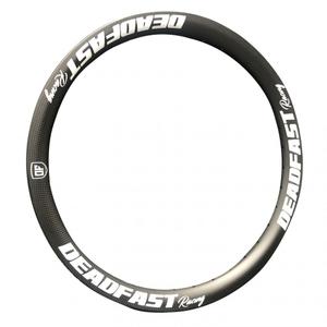 df-3k-pro-cwar-carbon-achtervelg-deadfast-3k-zwart-wit-36t