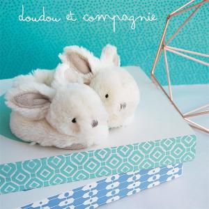 dc1310-pantoffels-met-rammelaar-doudou-compagnie-lapin-mol-0-6-maanden