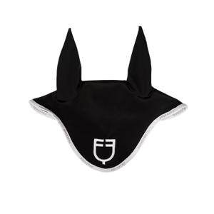 eth09023l-black-white-korte-muts-van-technische-stof-met-logo-equestro-zwart-wit