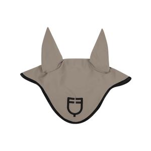 eth09023l-terra-black-korte-muts-van-technische-stof-met-logo-equestro-terra-black