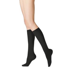30593-black-kniekousen-voor-dames-fogal-nepal-zwart