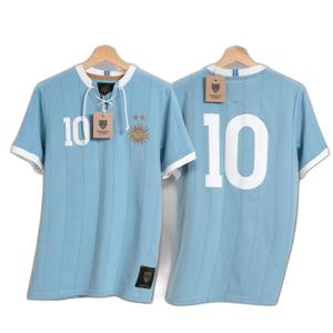 97000346100-t-shirt-met-vetersluiting-football-town-retro-la-celeste-blauw