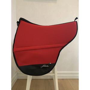 fre09002-red-zadeldek-voor-paarden-freeform-enduro-airnet-rood-tu