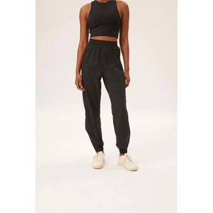 6011-jb-dames-joggingsbroek-girlfriend-collective-summit-zwart