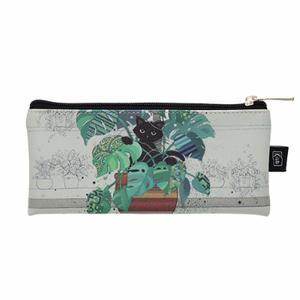 tropl34h01-platte-kittenhoes-monstera-vrouw-kiub-bug-art-wit-groen-zwart-6x19x6-cm