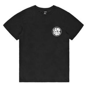 t00apm2001-blk-t-shirt-poler-camp-vibes-circle-zwart
